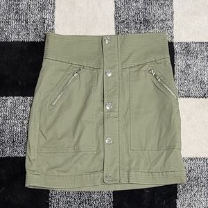 Guess army green mini skirt size 6